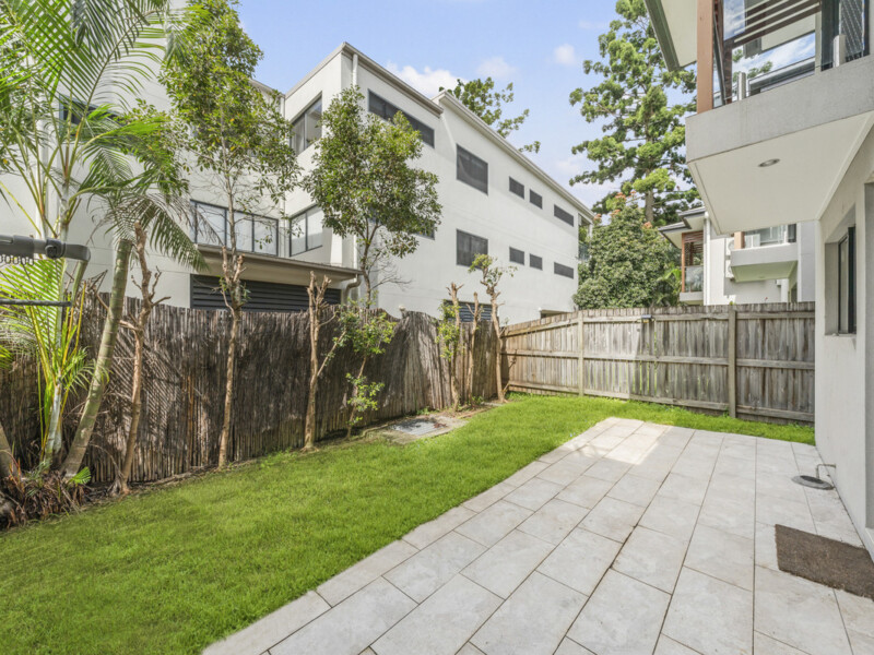 2/143 Baringa Street, Morningside, QLD 4170 AUS