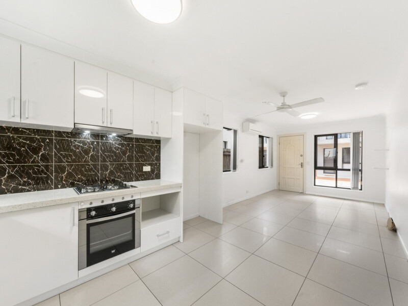 2/143 Baringa Street, Morningside, QLD 4170 AUS