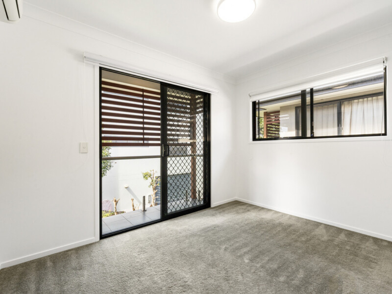 2/143 Baringa Street, Morningside, QLD 4170 AUS