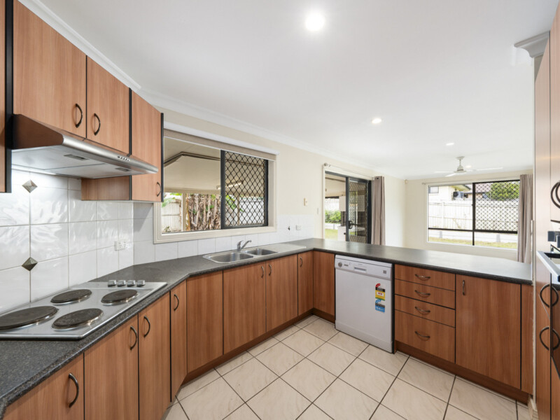 92 Oakmont Avenue, Oxley, QLD 4075 AUS