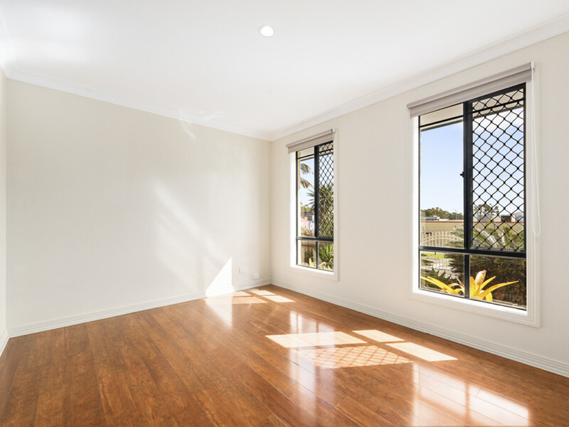 92 Oakmont Avenue, Oxley, QLD 4075 AUS