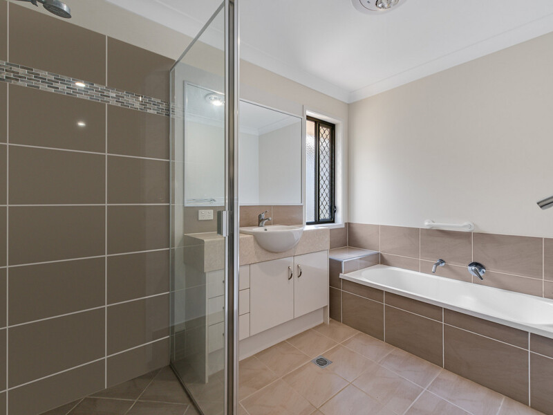 24 Brampton Crescent, Springfield Lakes, QLD 4300 AUS