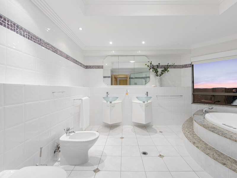 20 Becker Place, Mount Ommaney, QLD 4074 AUS