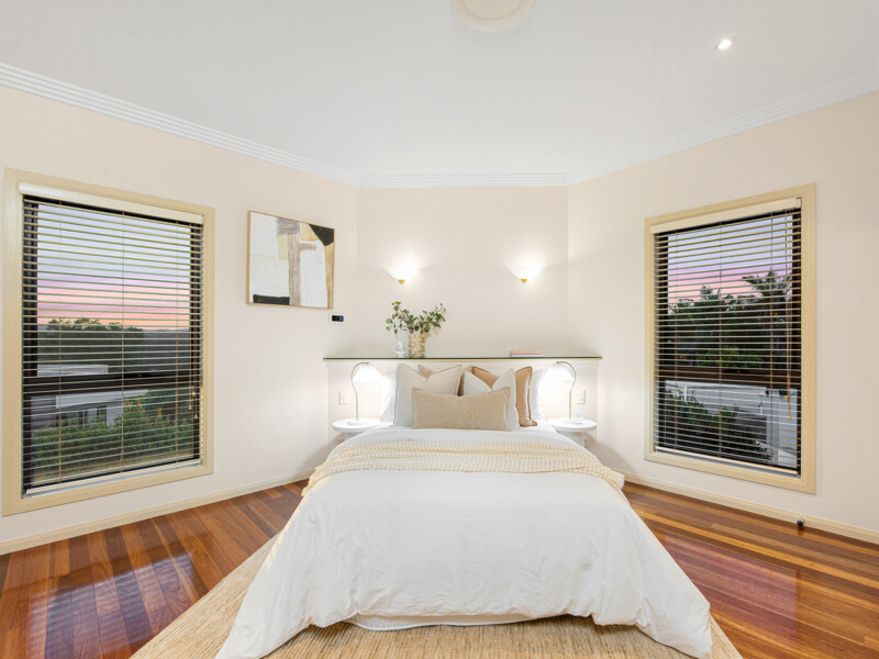 20 Becker Place, Mount Ommaney, QLD 4074 AUS