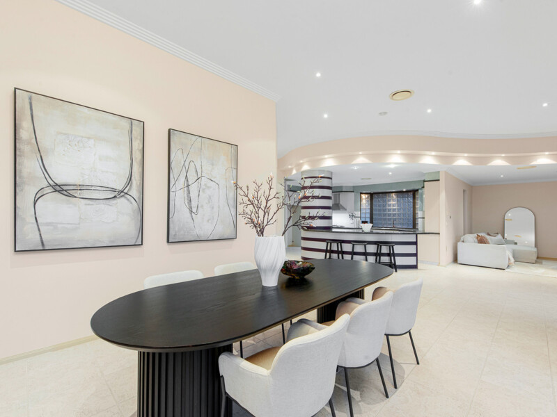 20 Becker Place, Mount Ommaney, QLD 4074 AUS