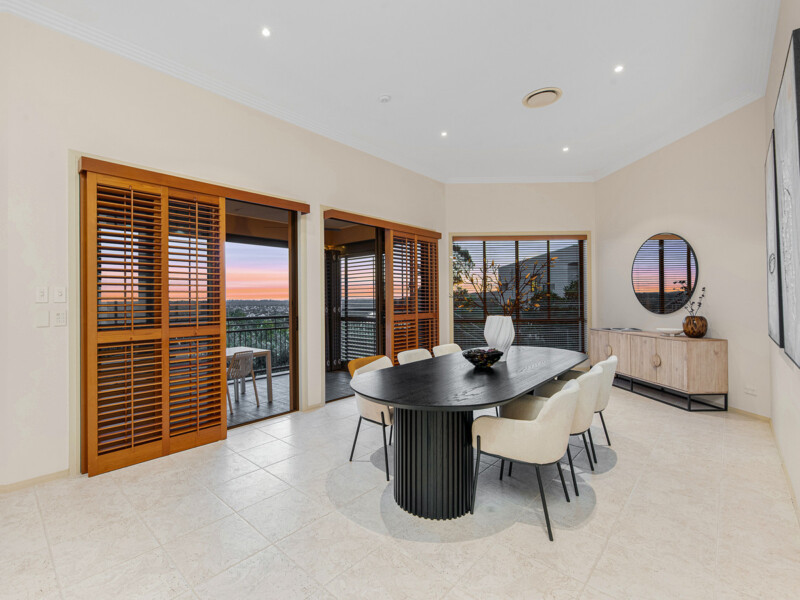 20 Becker Place, Mount Ommaney, QLD 4074 AUS