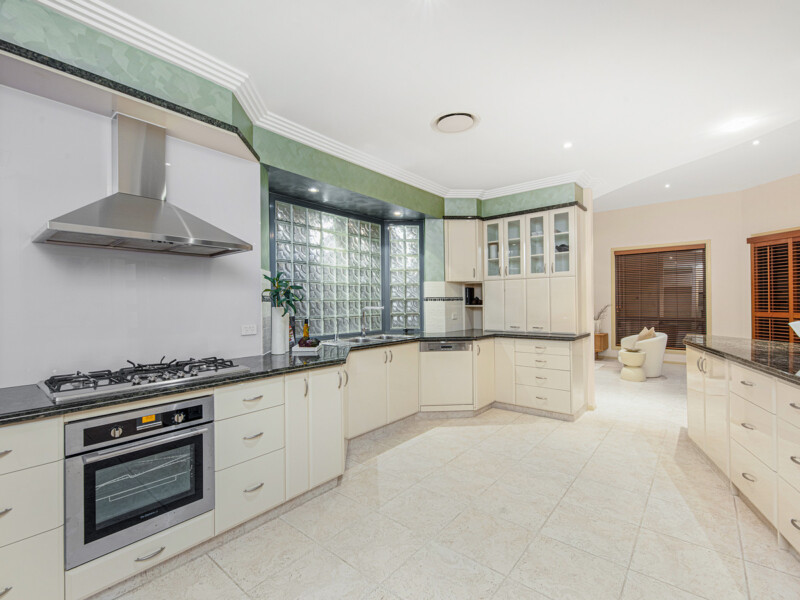 20 Becker Place, Mount Ommaney, QLD 4074 AUS