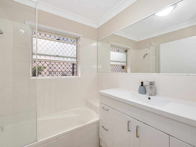 12/82 Russell Tce, Indooroopilly, QLD 4068 AUS