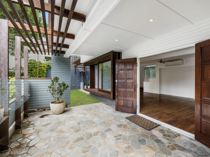 74 Warburton Street, Bardon, QLD 4065 AUS