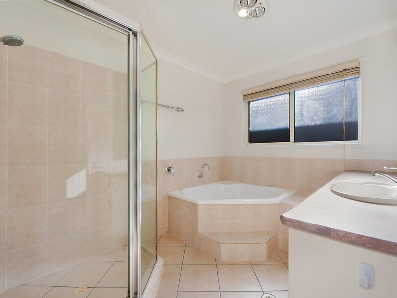 10 Viewpoint Drive, Springfield Lakes, QLD 4300 AUS