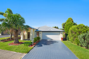 10 Viewpoint Drive, Springfield Lakes QLD 4300 3 Property Investment