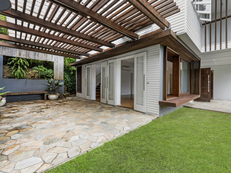 74 Warburton Street, Bardon, QLD 4065 AUS