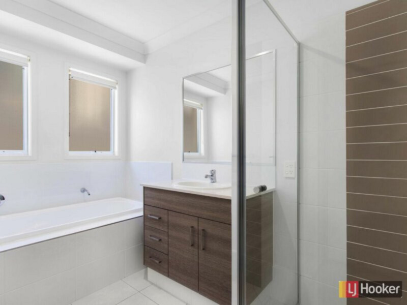 4 Hardwood Street, Spring Mountain, QLD 4300 AUS