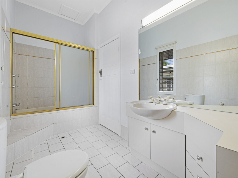 21 Frobisher Street, ASHGROVE, QLD 4060 AUS