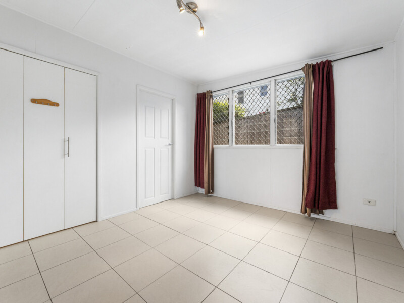 10 Orcades Road, Yeronga, QLD 4104 AUS