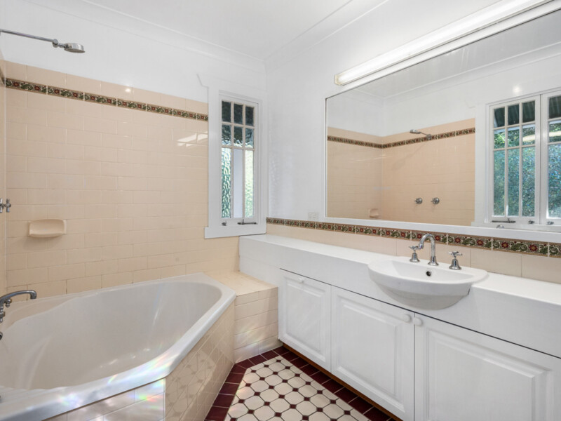 8 Mara Place, Ashgrove, QLD 4060 AUS