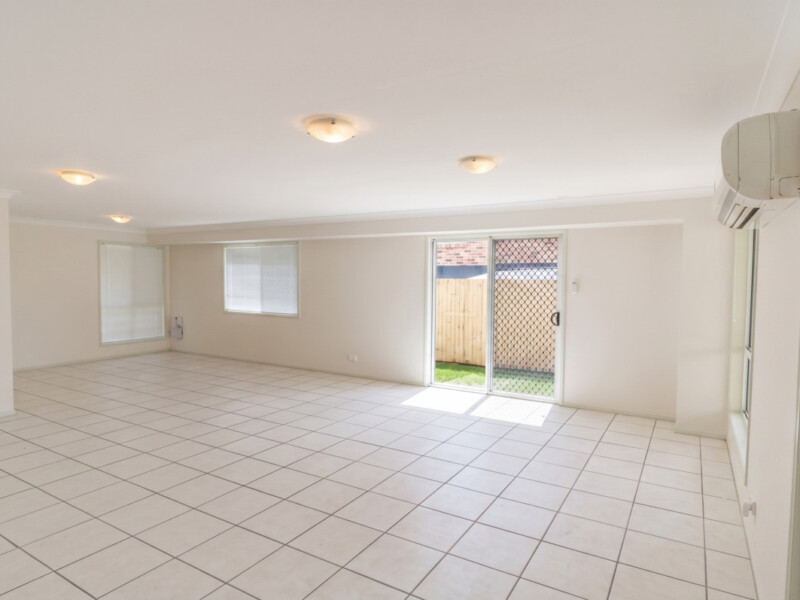 8 Kanangra Place, Parkinson, QLD 4115 AUS