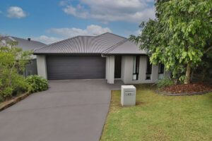 41 Laguna Crescent, Springfield Lakes QLD 4300 2 Property Investment