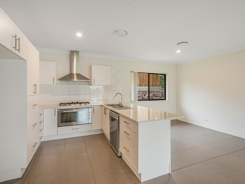 18 Brigid Boulevard, Augustine Heights, QLD 4300 AUS