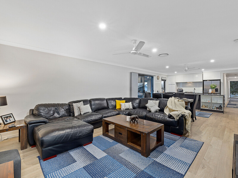 19 Landing Circuit, Springfield Lakes, QLD 4300 AUS